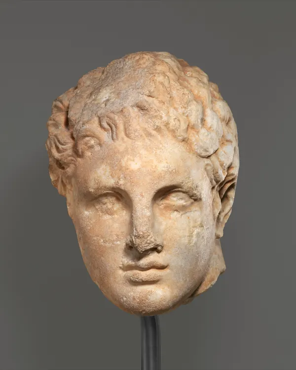 Мраморная голова юноши с рельефа, конец IV в. до н. э.