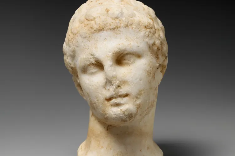 Мраморная голова юноши, III в. до н. э.