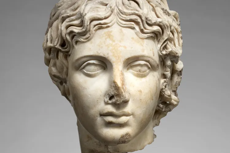 Мраморная голова юноши, 117-161 гг. н. э.
